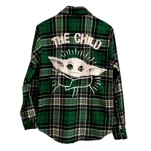 STAR WARS Cakeworthy Mens Green Plaid Flannel Mandelorian Yoda The Child Size M